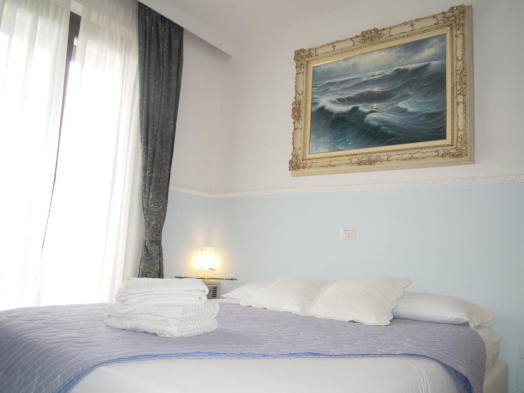 卡尔尼酒店及运动体育中心 加尔达湖滨 客房 照片